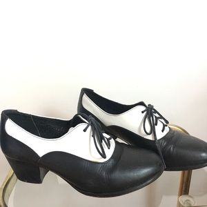 Women’s dance shoes